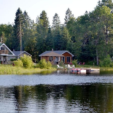 Les 4 Chalets - Le 605 Lac-Saint-Paul Dış mekan fotoğraf